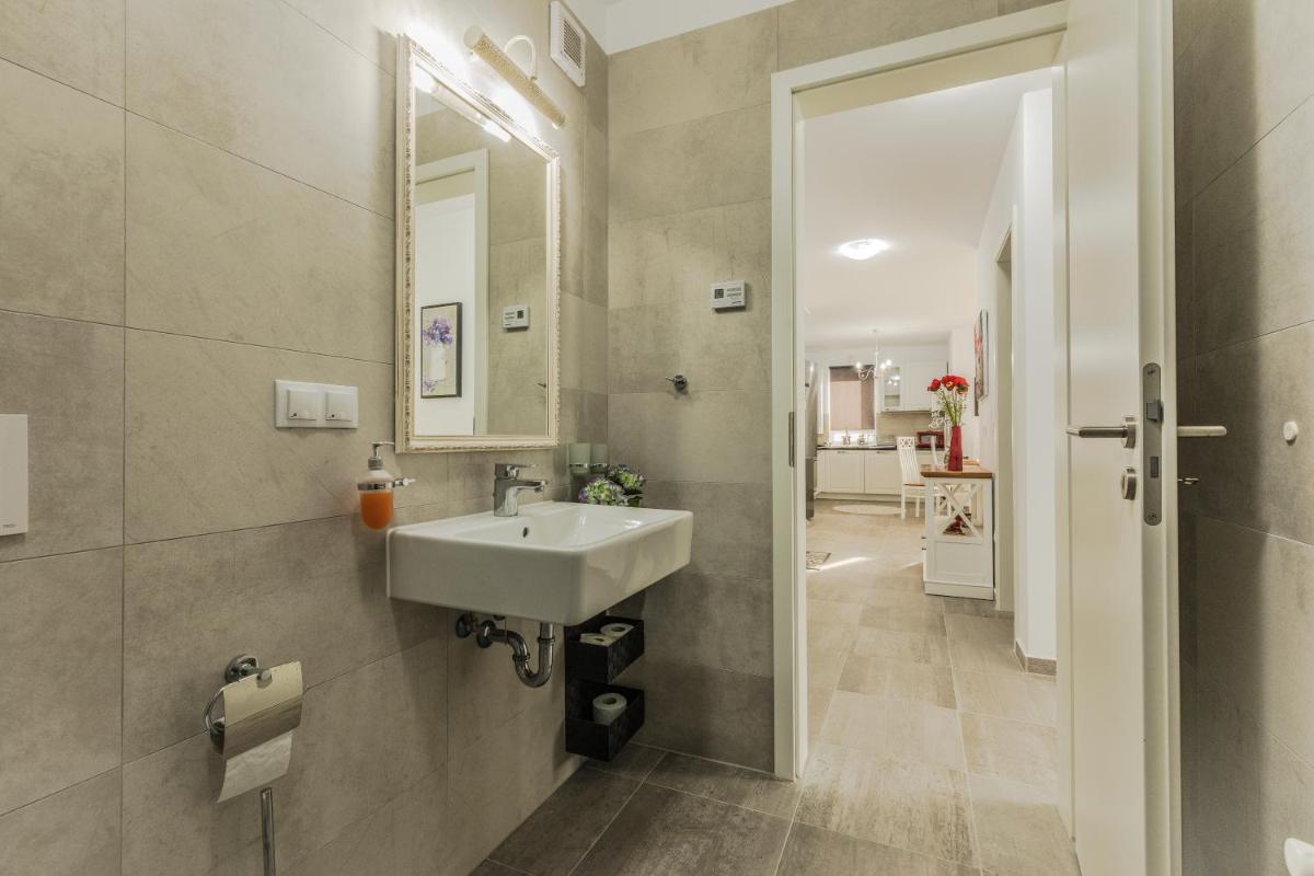 Image 3 of Elegant Sophia’s Apartment