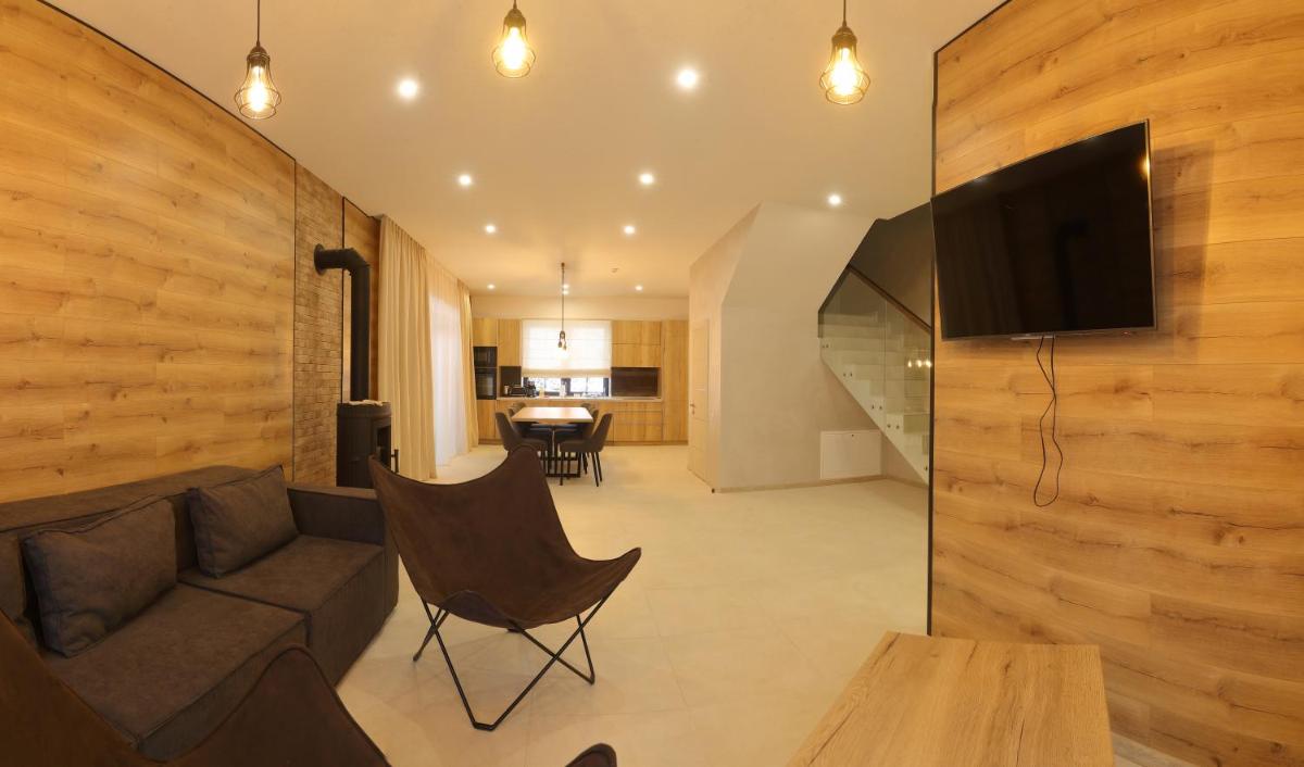 Image 5 of Family Home