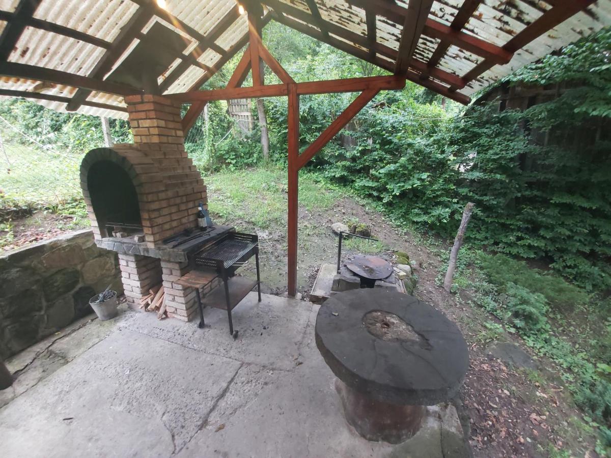 Image 5 of Feher Cabana