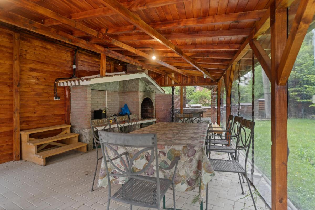 Image 4 of Forest Retreat with BBQ