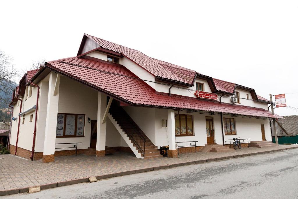Image 1 of Gostyniy Dvir Synevir