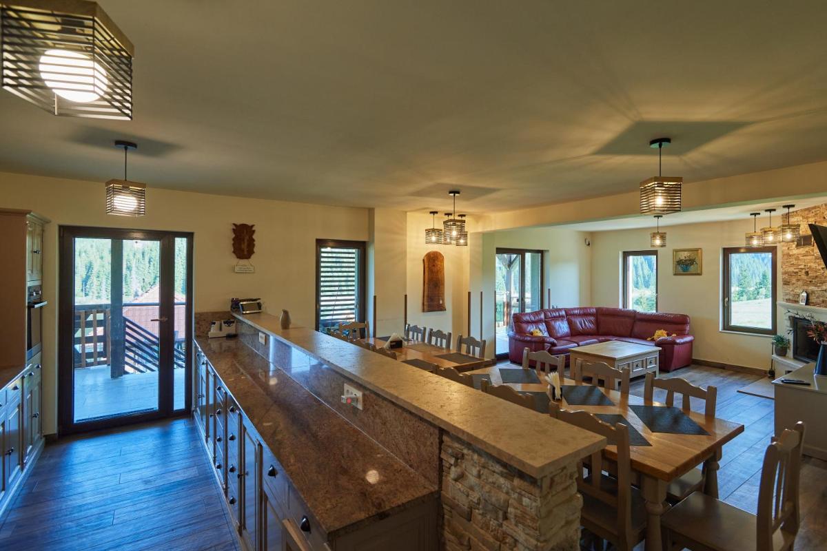 Image 5 of Grand Lake House