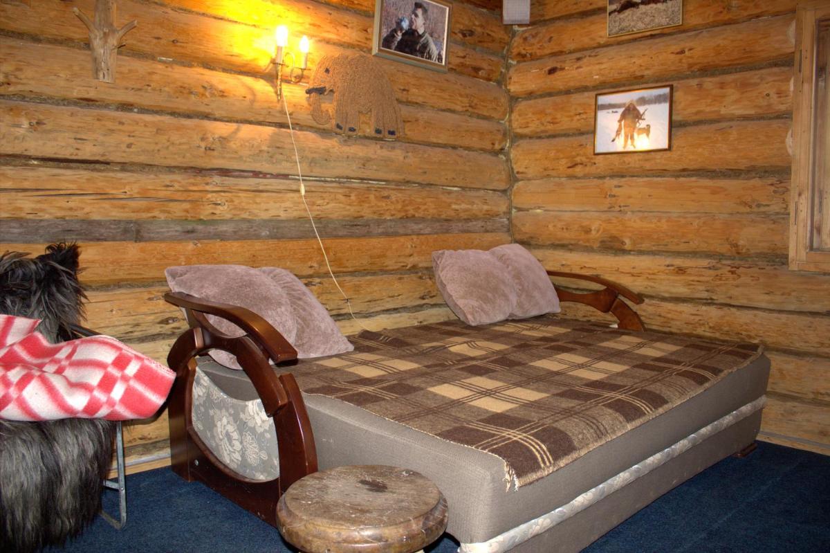 Image 2 of Хатина біля потока