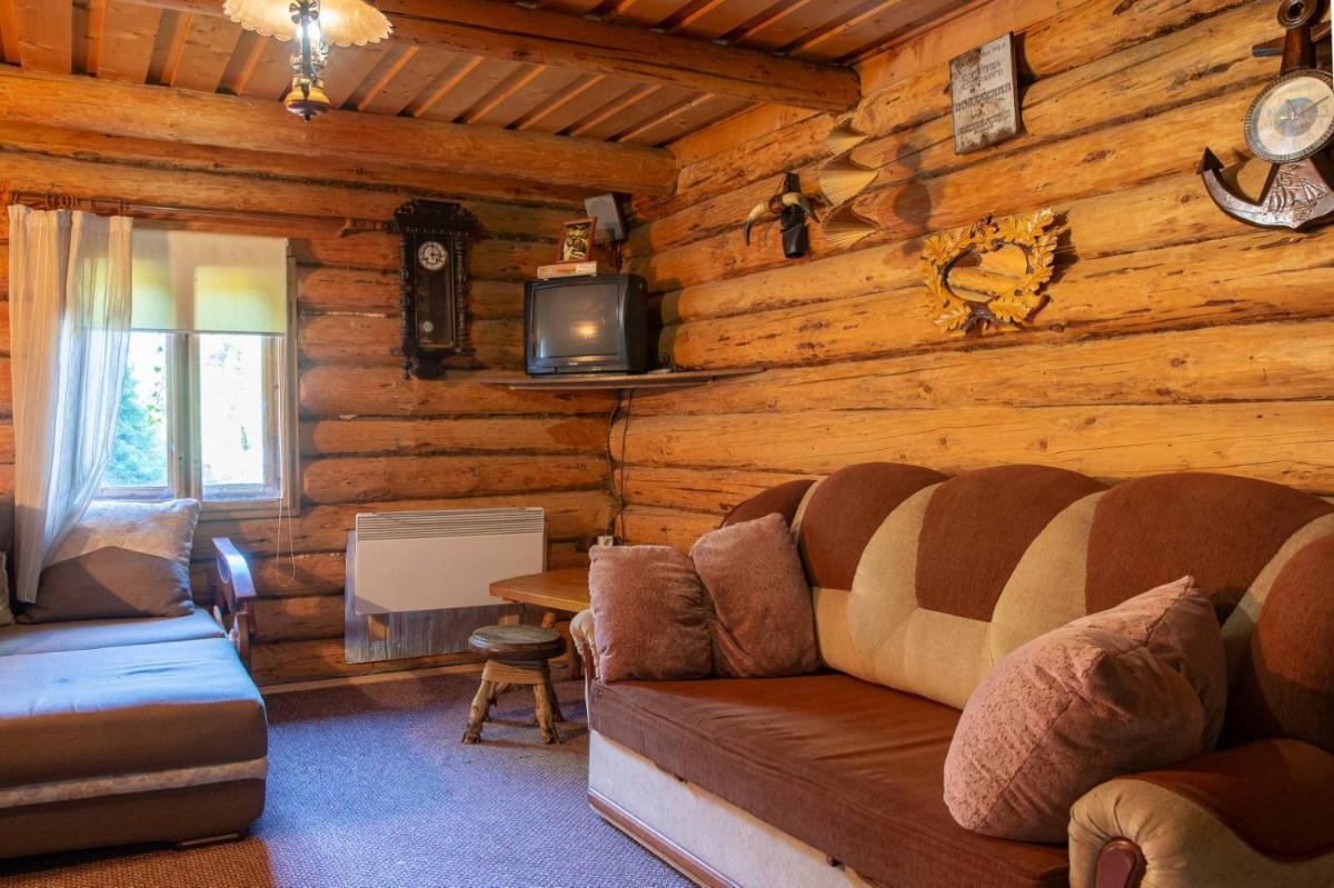 Image 4 of Хатина біля потока
