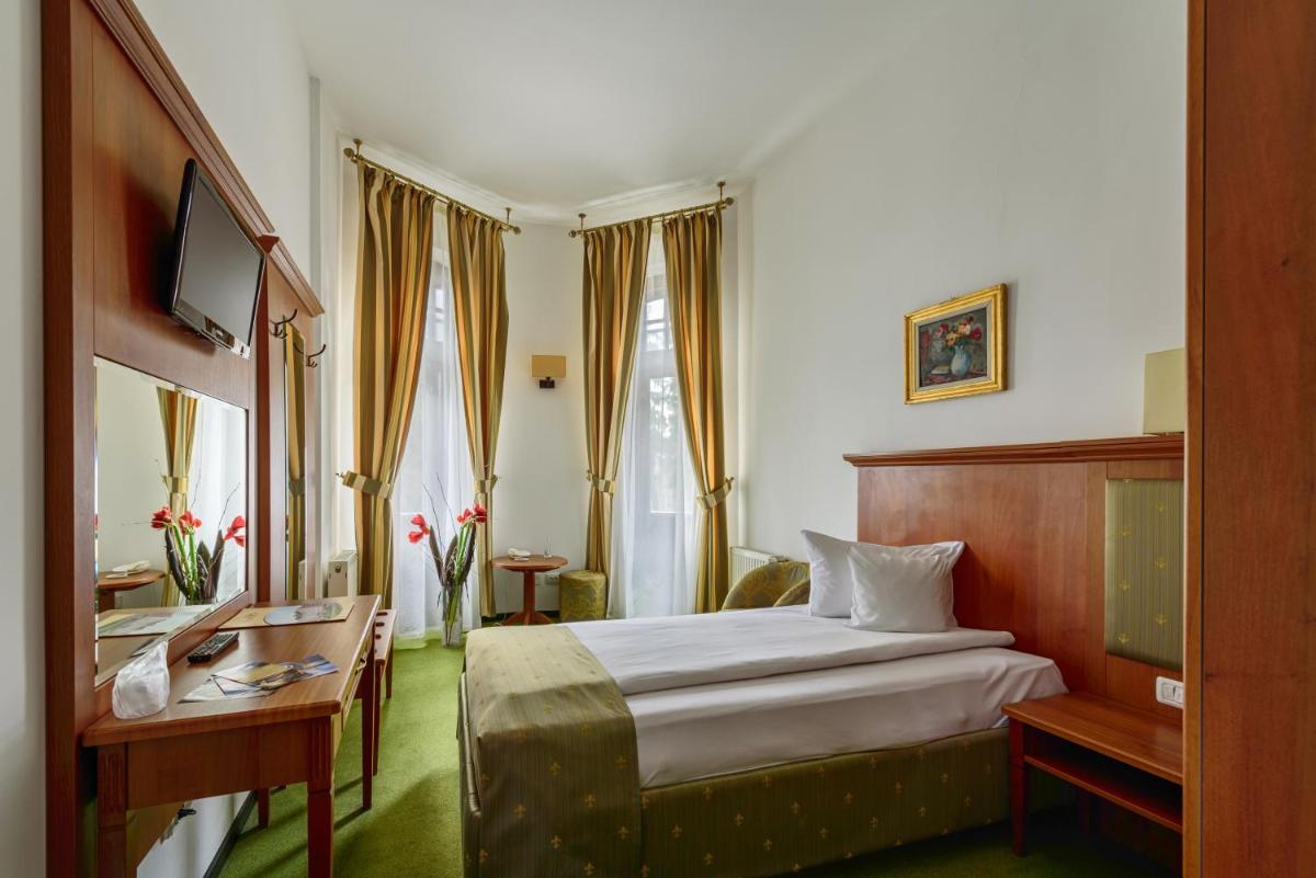 Image 2 of Hotel Palace