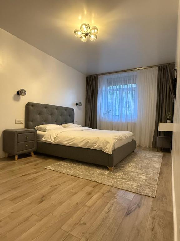 Image 1 of Illi Home