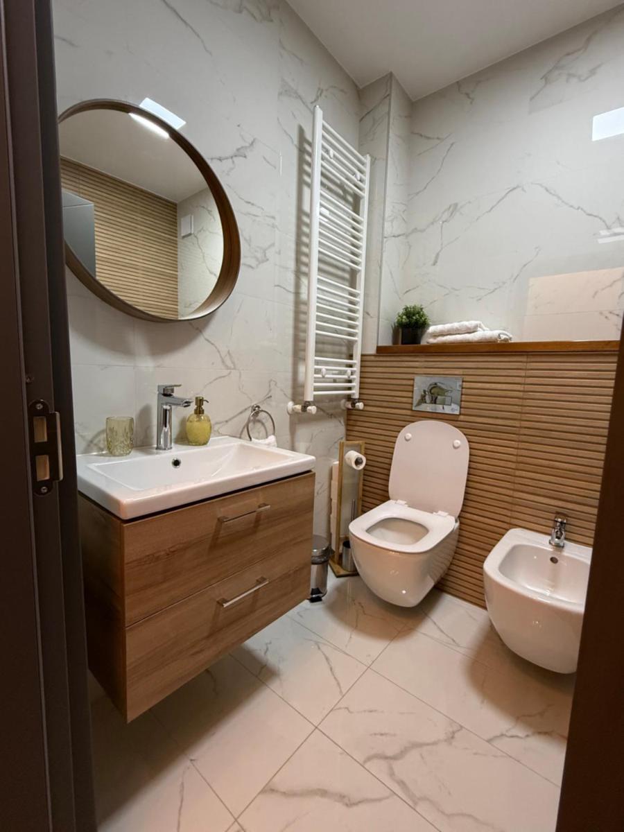Image 2 of Illi Home