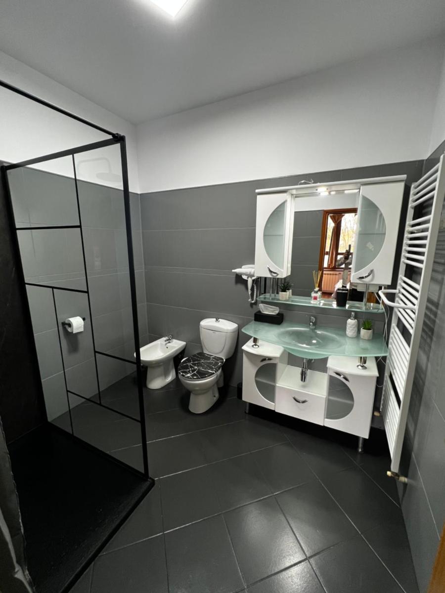 Image 3 of Infinity Villa