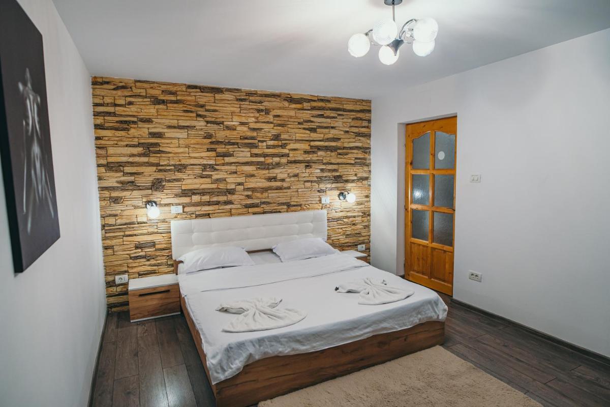 Image 2 of Insomnia Studio