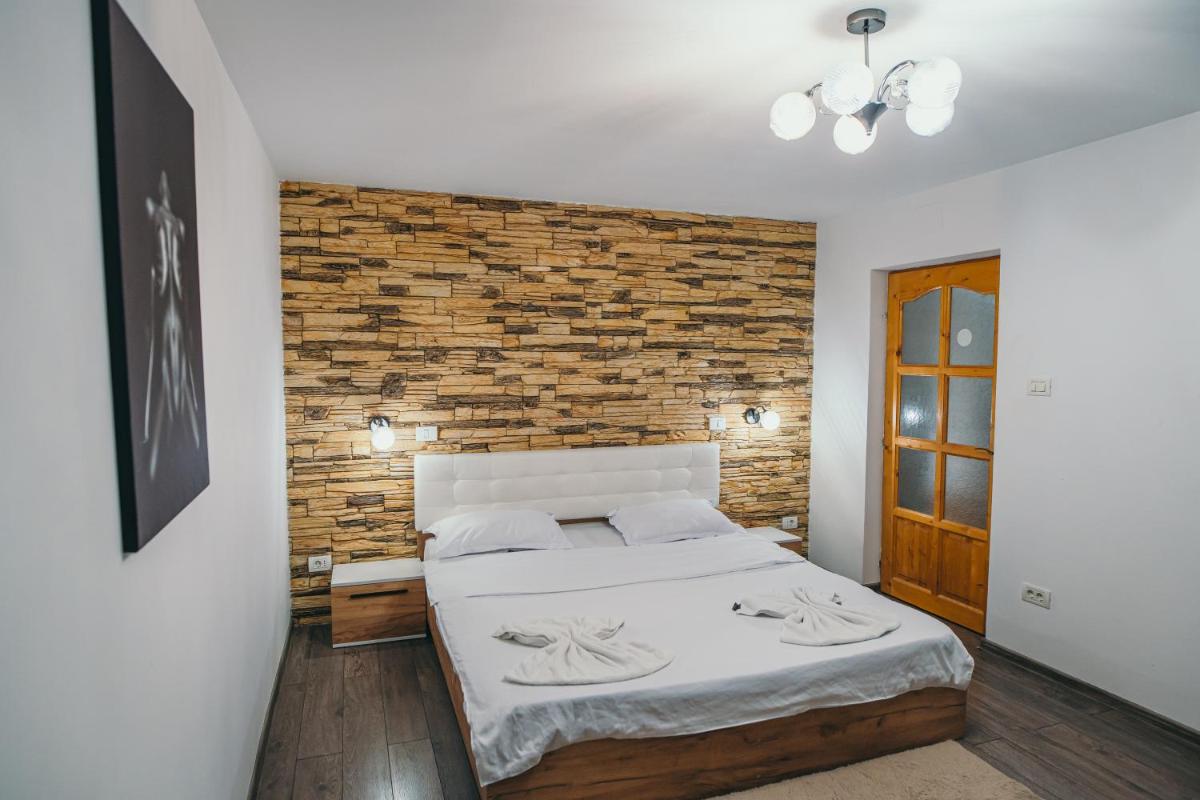Image 4 of Insomnia Studio