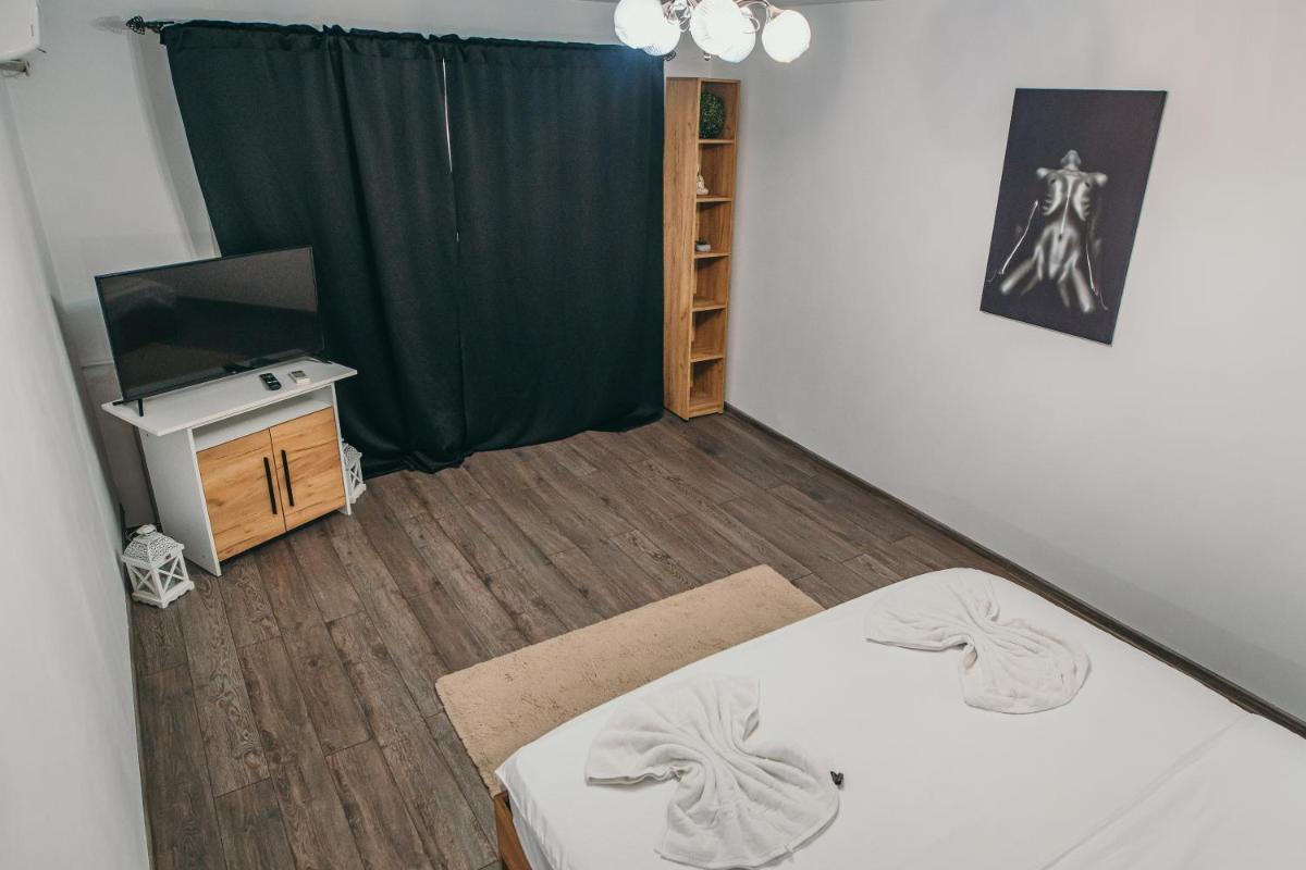Image 3 of Insomnia Studio