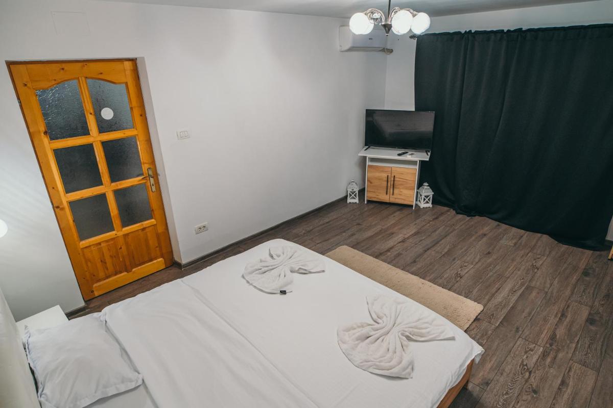 Image 5 of Insomnia Studio