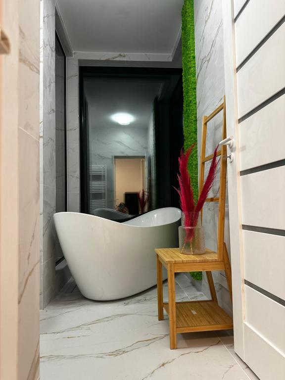 Image 1 of JOYSO LIFE&SPA Brasov Apartments – Couples Only