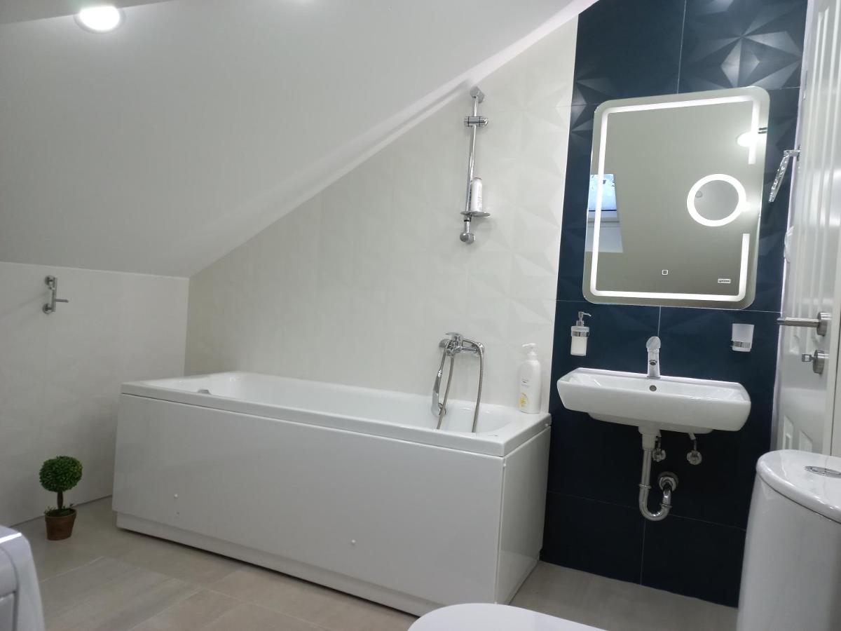 Image 3 of Kalinderu luxury ski loft