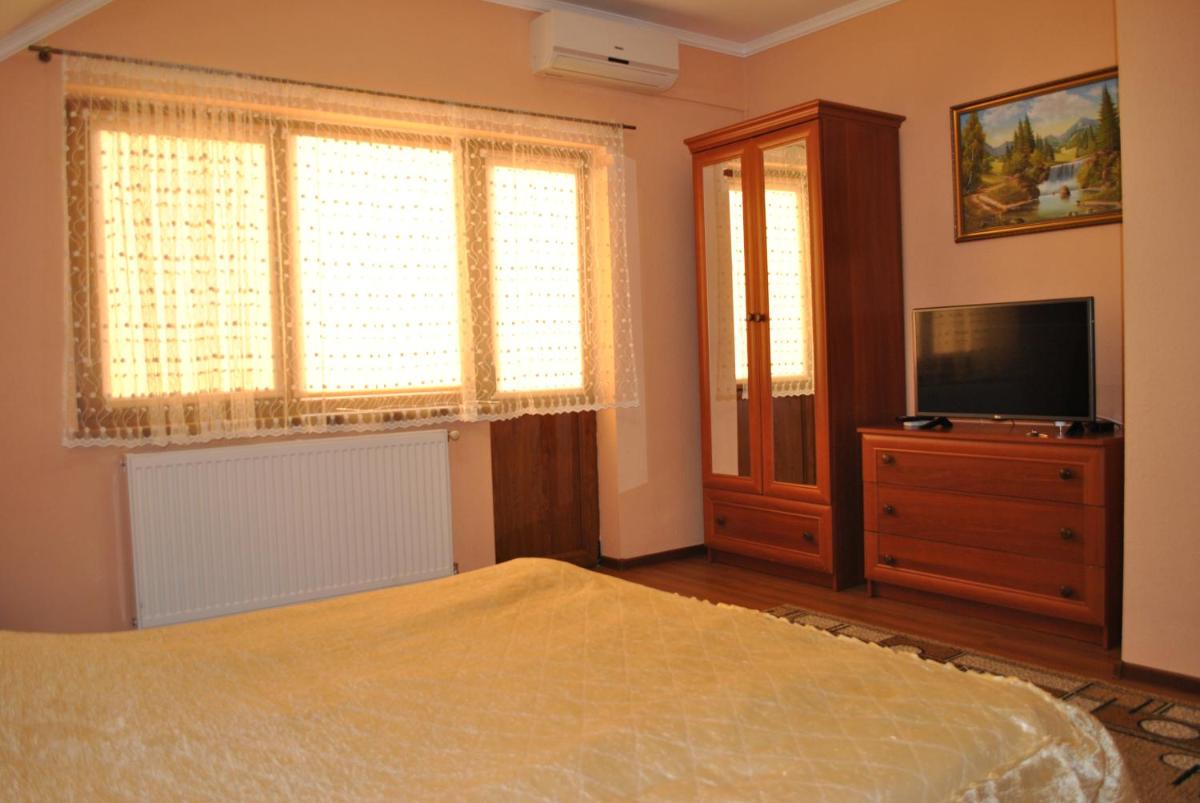 Image 5 of Квітковий двір