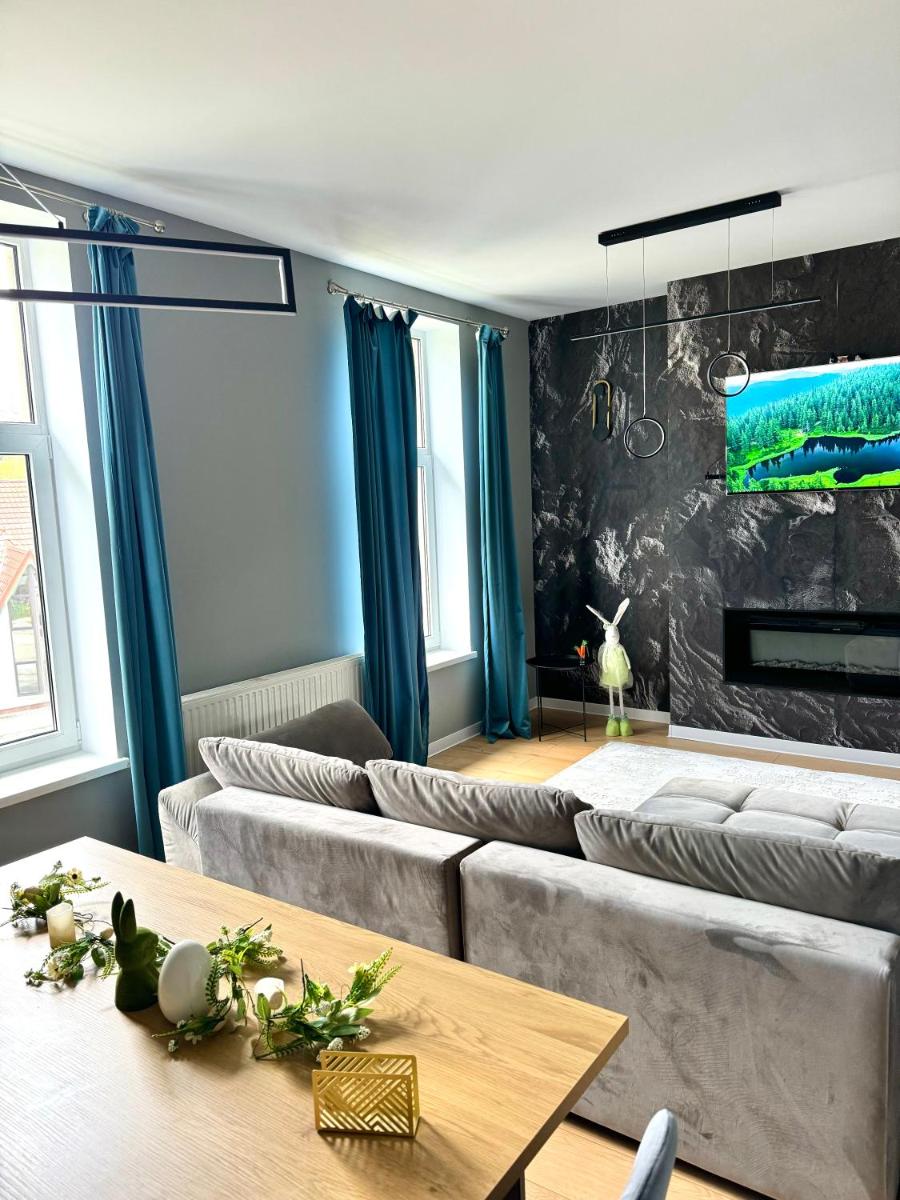 Image 4 of LV Luxury Apart – One minute away from train station