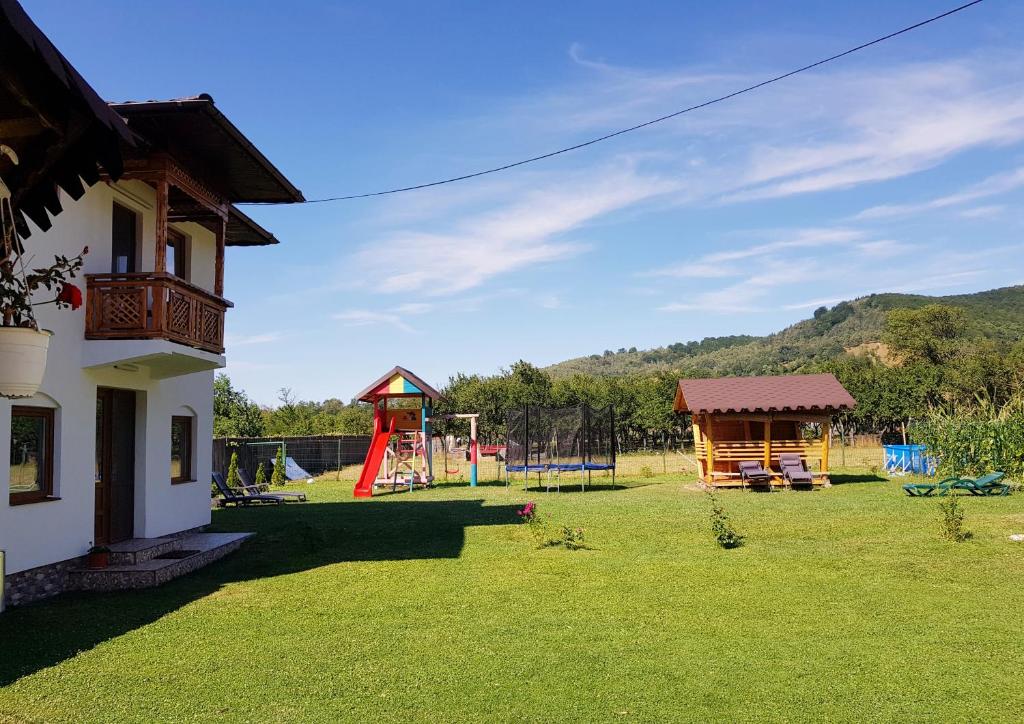 Image 1 of La Bunicu