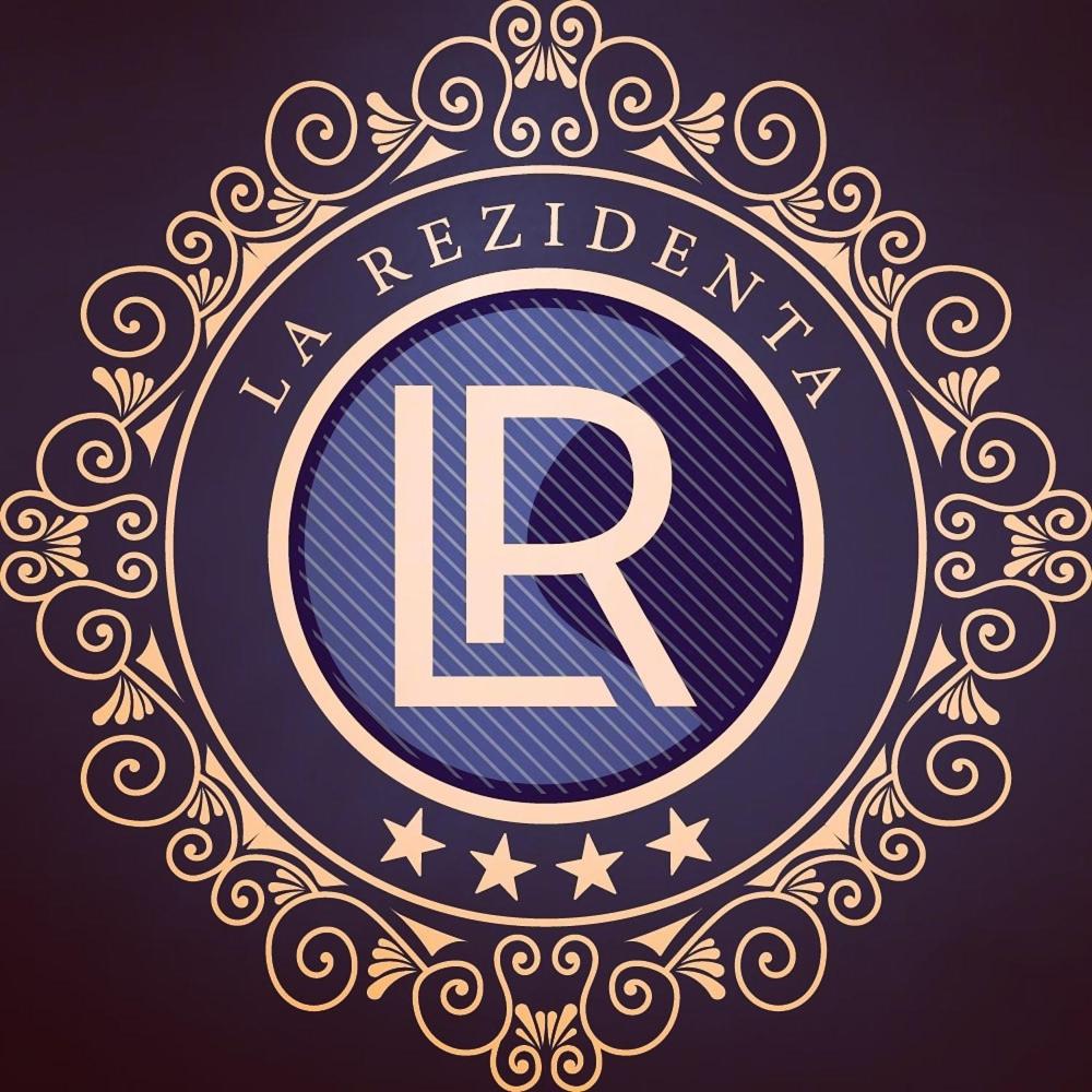 Image 4 of La Rezidenta