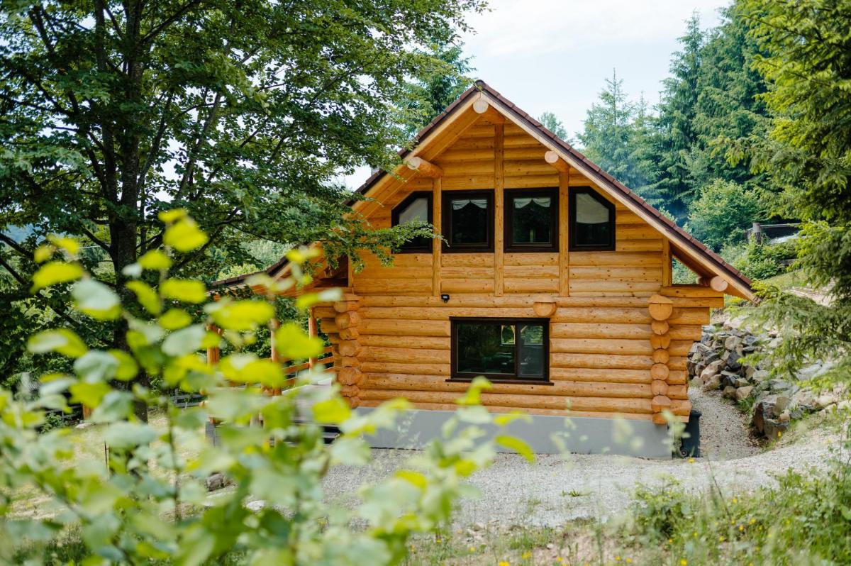 Image 5 of Log Cabin Piricske