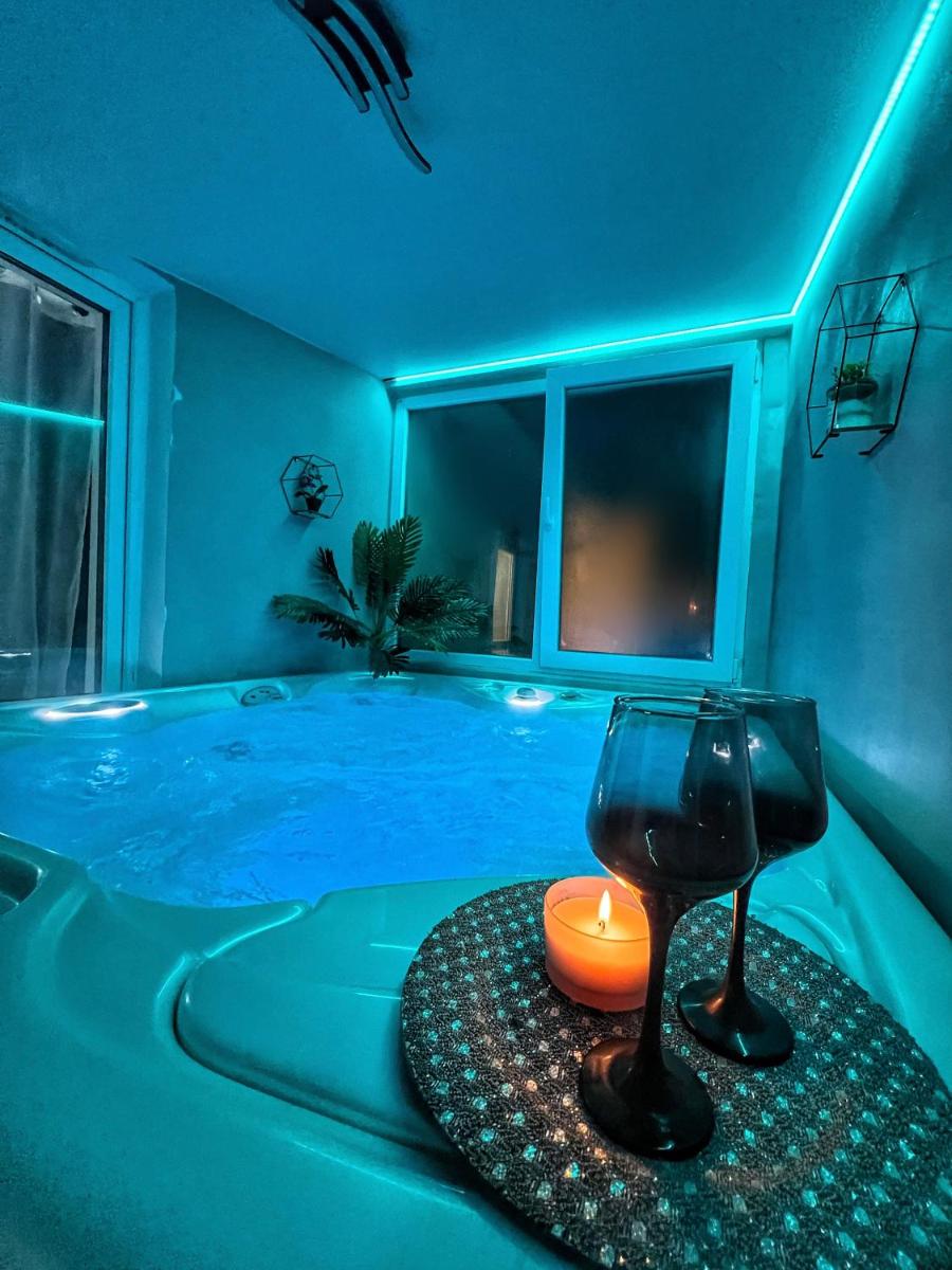 Image 5 of Luxor – Jacuzzi Apartments