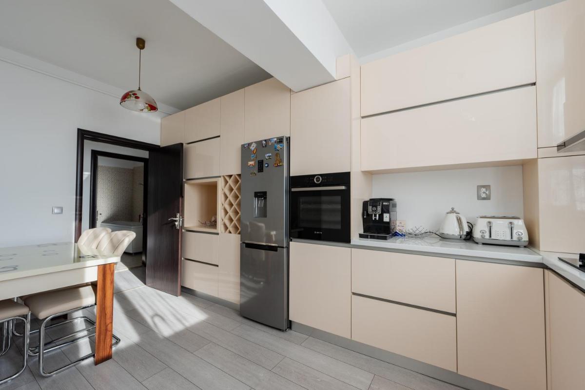 Image 4 of Luxury Apartment