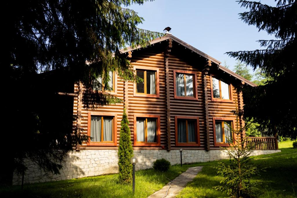 Image 1 of Маєток Ліс і Гори