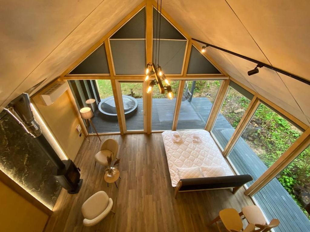Image 1 of Mayak Chalet Resort модульний будиночок