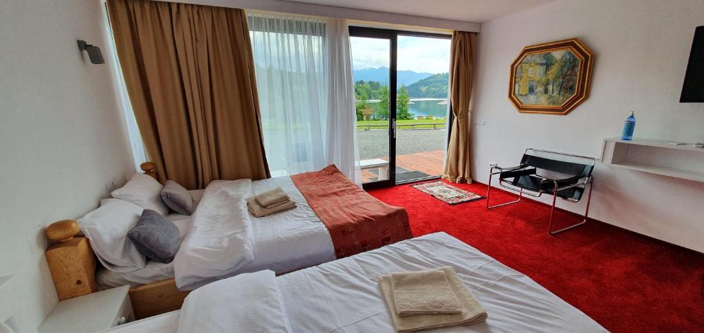 Image 1 of Modern rooms Colibita