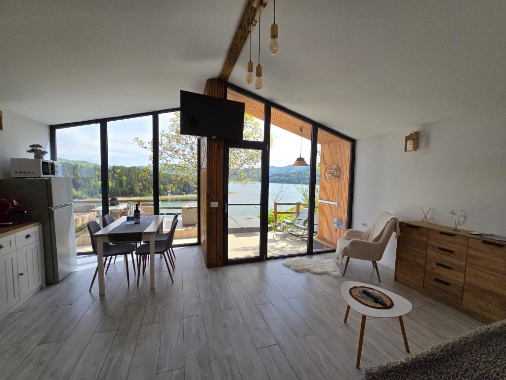 Image 1 of Moon Lake Bicaz – Casa Imero