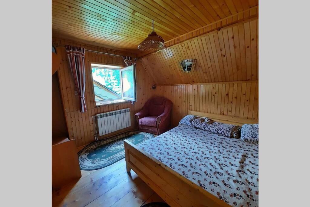 Image 2 of Окремі апартаменти на 8 чоловік Садиба У Ані