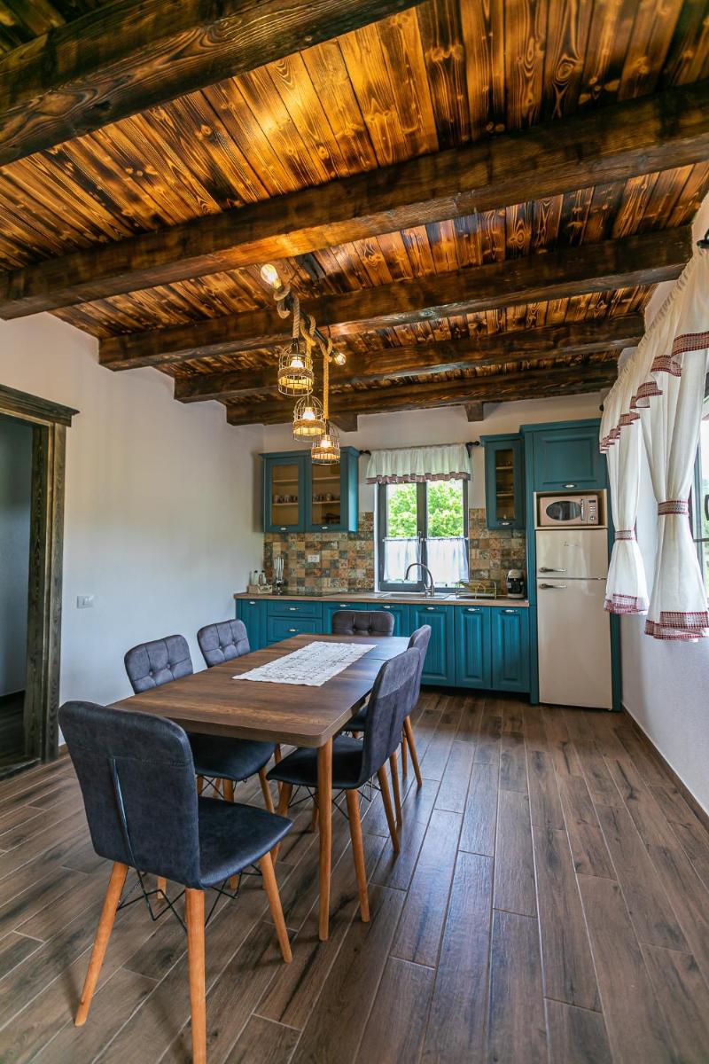 Image 4 of Old Cottage