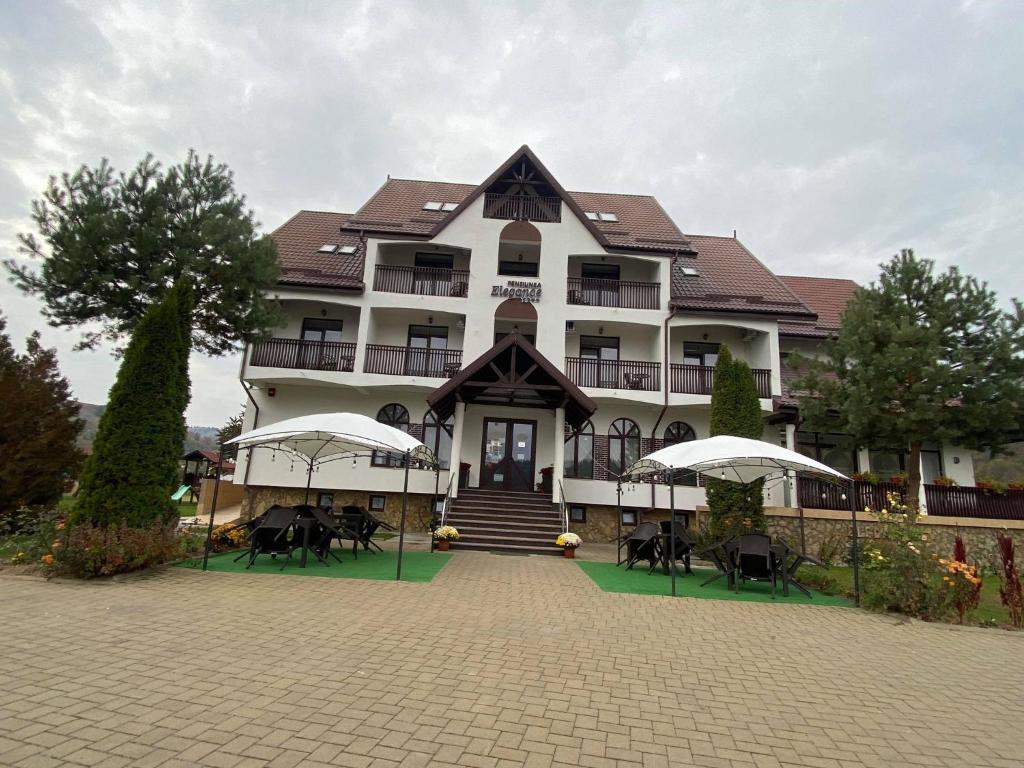 Image 1 of Pension Elegance