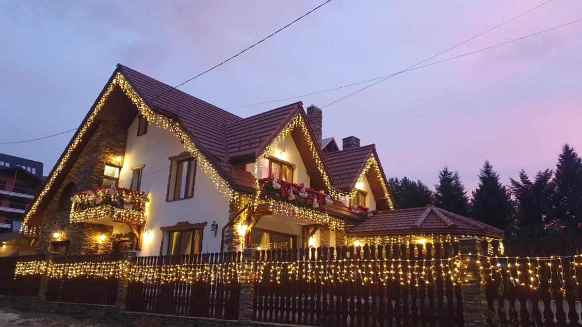 Image 4 of Poiana Golf Chalet