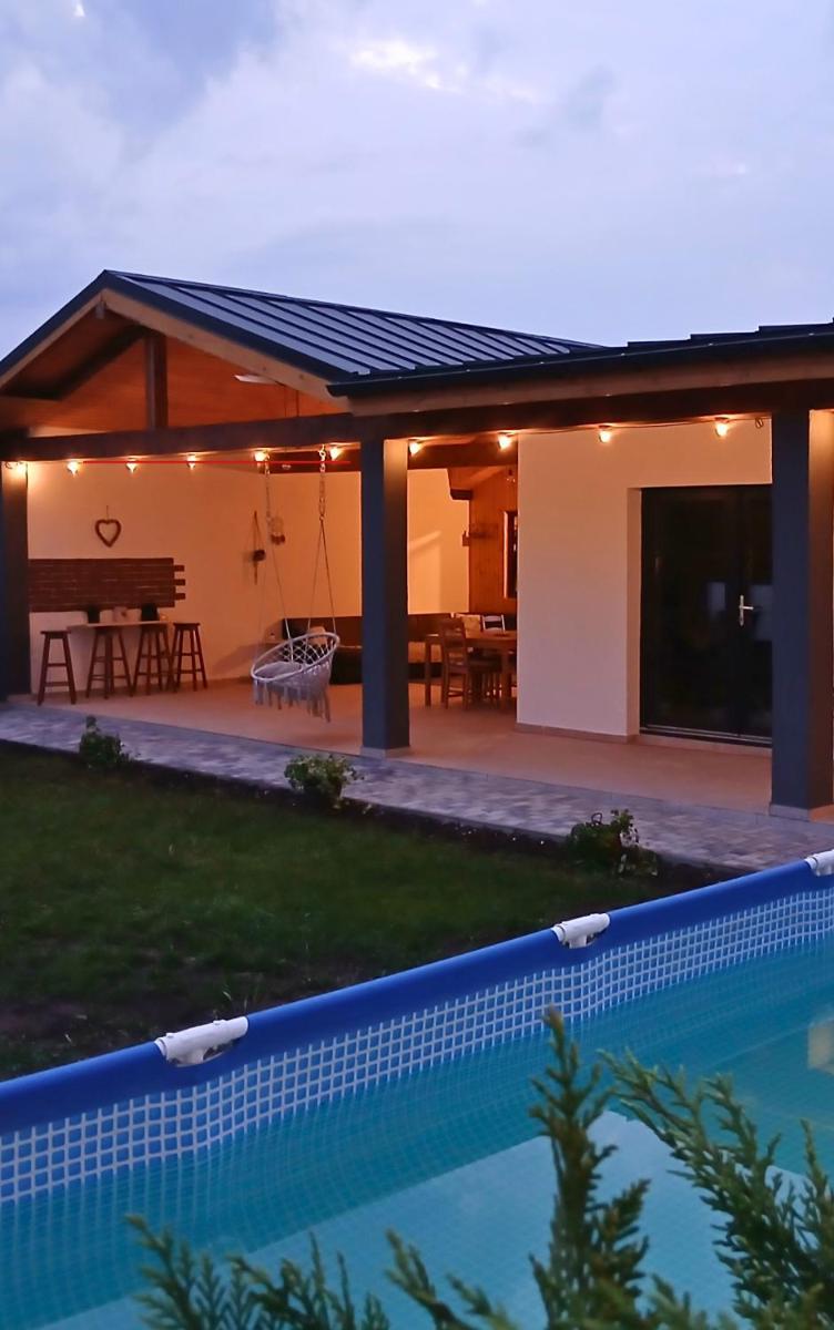 Image 4 of Popa Cabana