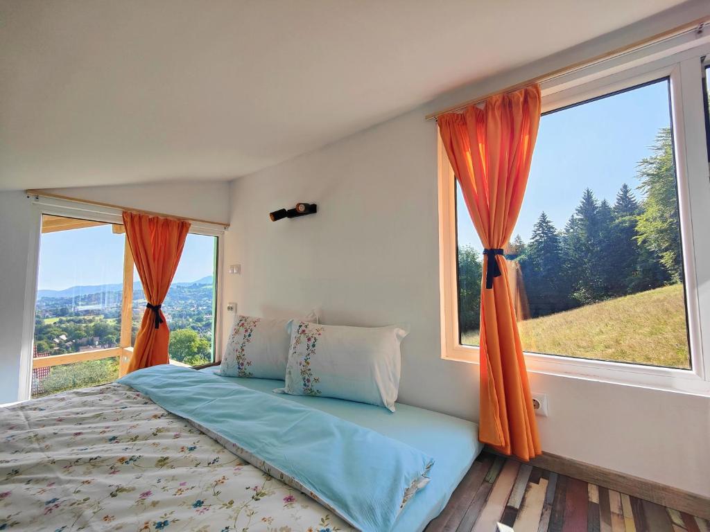 Image 1 of Rainbow Chalet