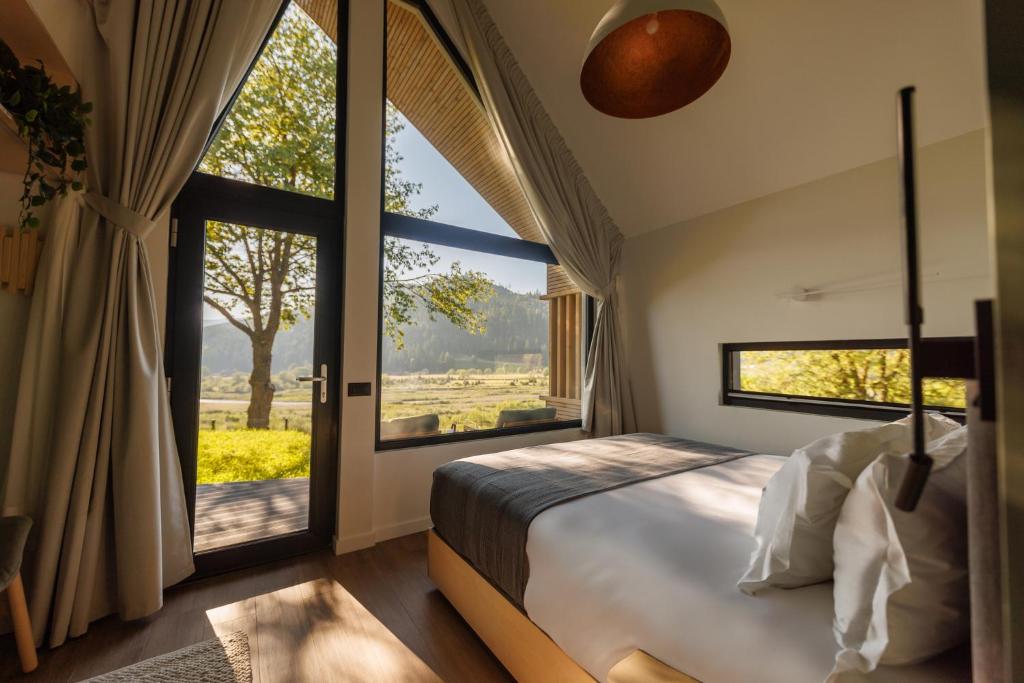 Image 1 of Reconnect Glamping Stulpicani