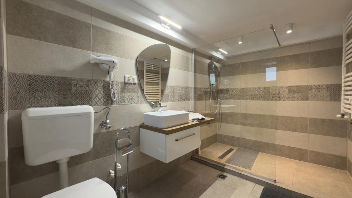 Image 3 of Rustic House Busteni