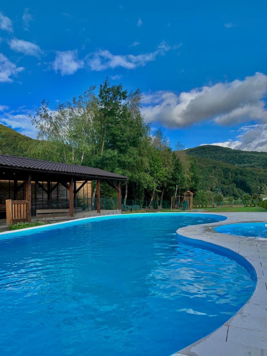 Image 4 of Saliuk Lodge