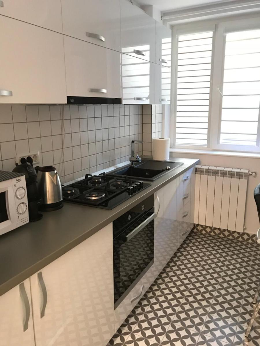 Image 4 of Sarah Apartments