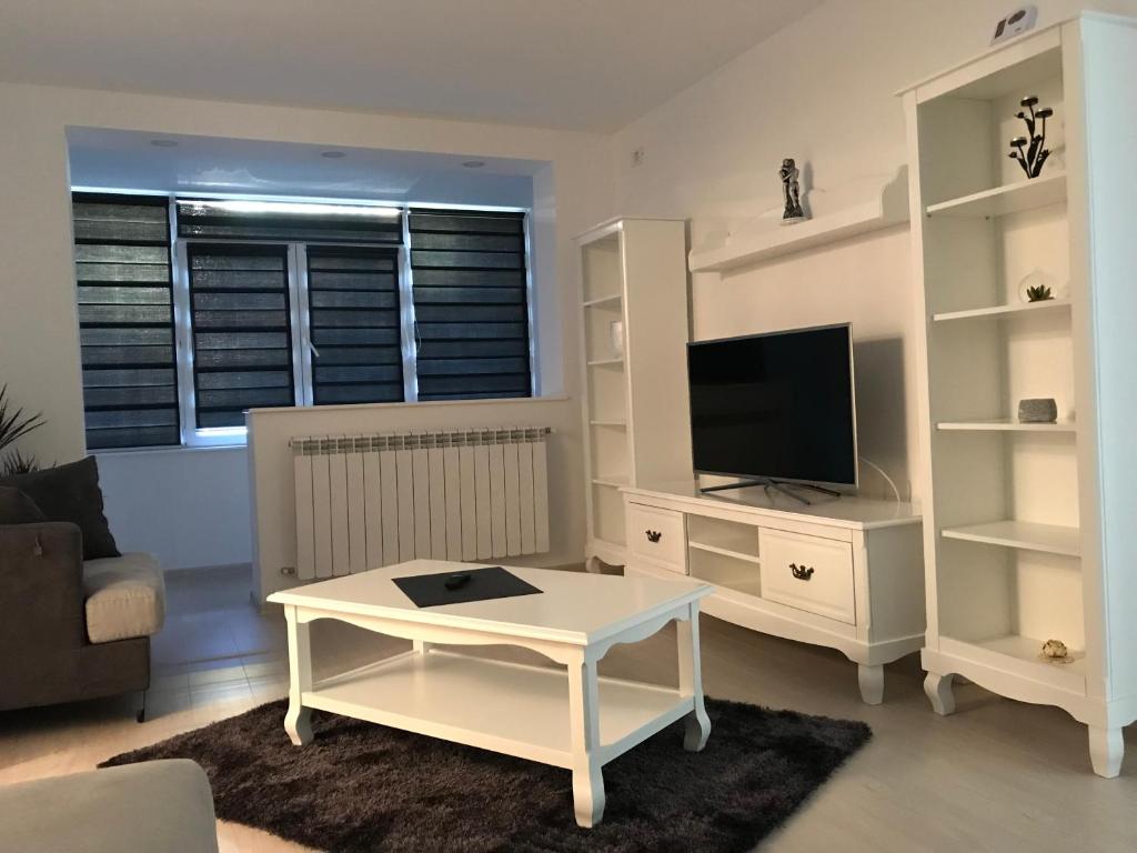 Image 1 of Sarah Apartments