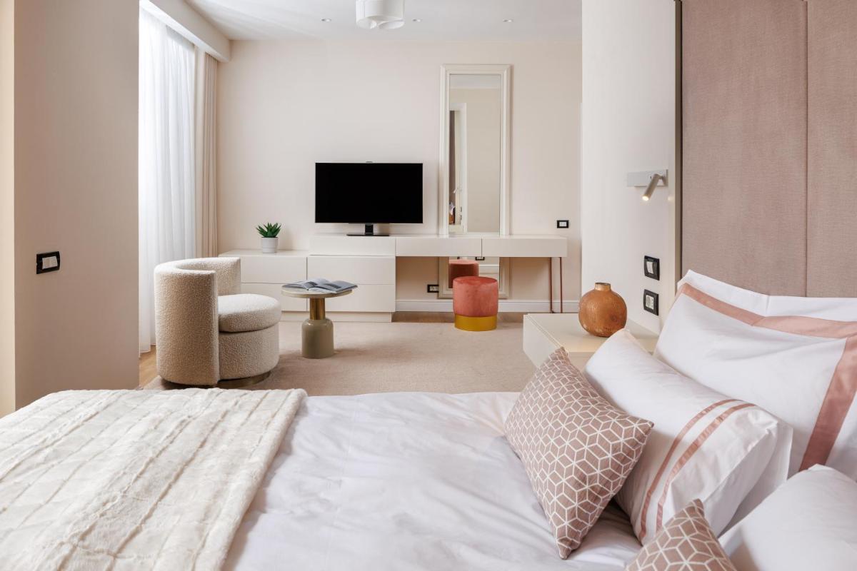 Image 2 of Skylark Central Aparthotel