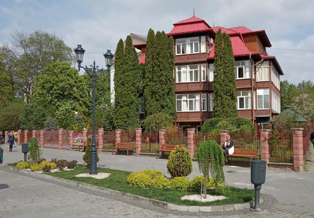 Image 1 of Сонячна