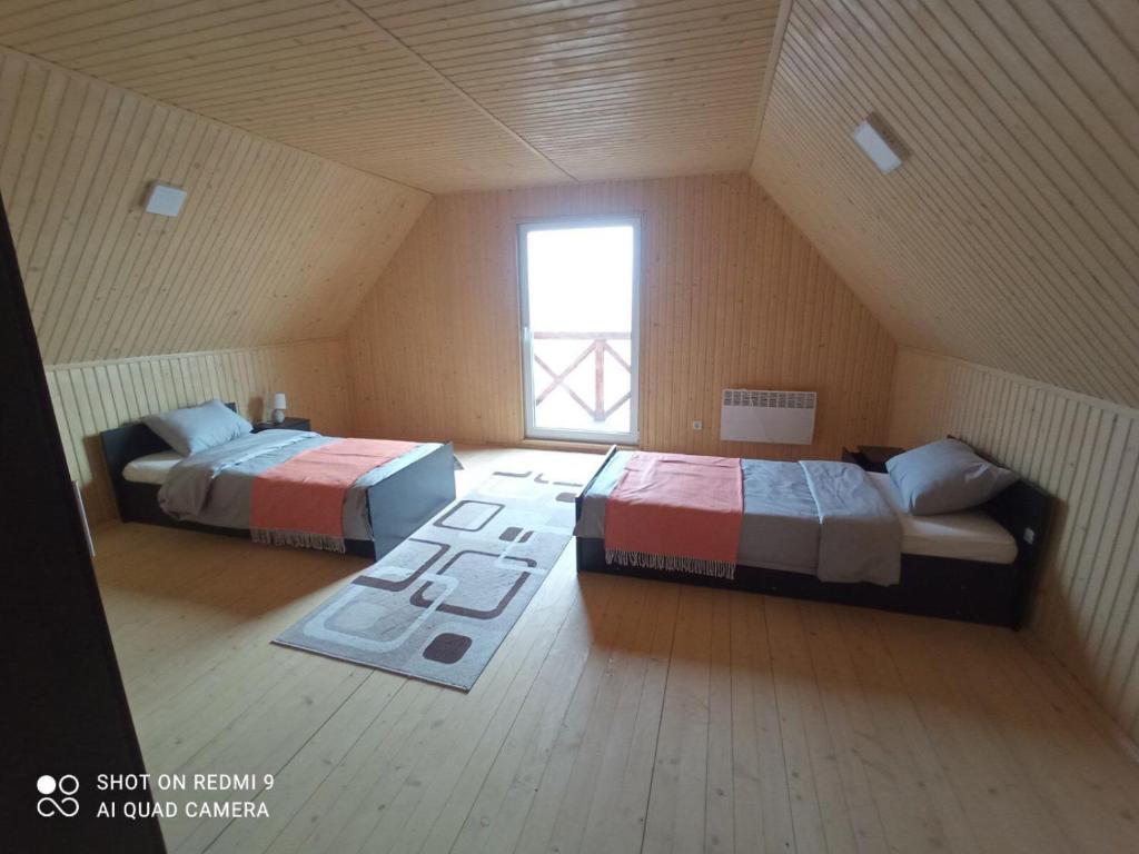 Image 1 of Stanica Karpacka 4×4