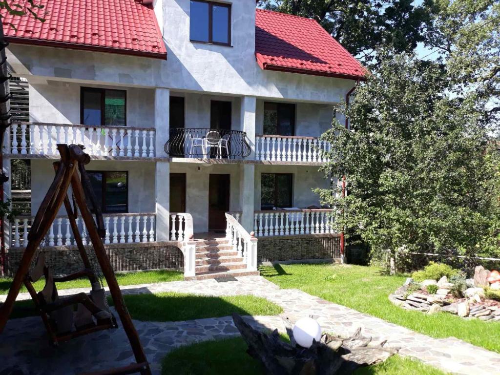 Image 1 of У Михайла