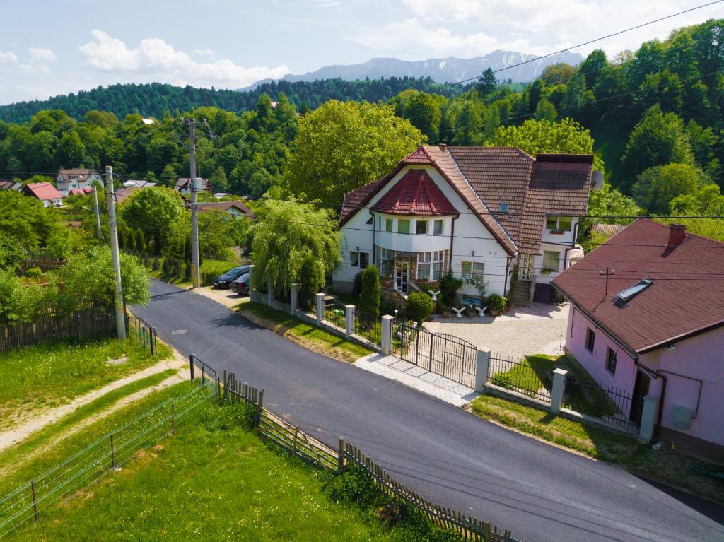 Image 1 of Vila Daiana- Acceptam vouchere vacanta