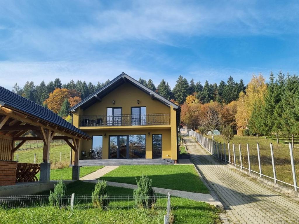 Image 1 of Vila Lac