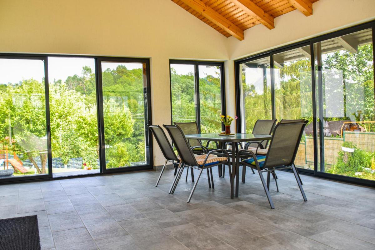 Image 2 of Vila MOON