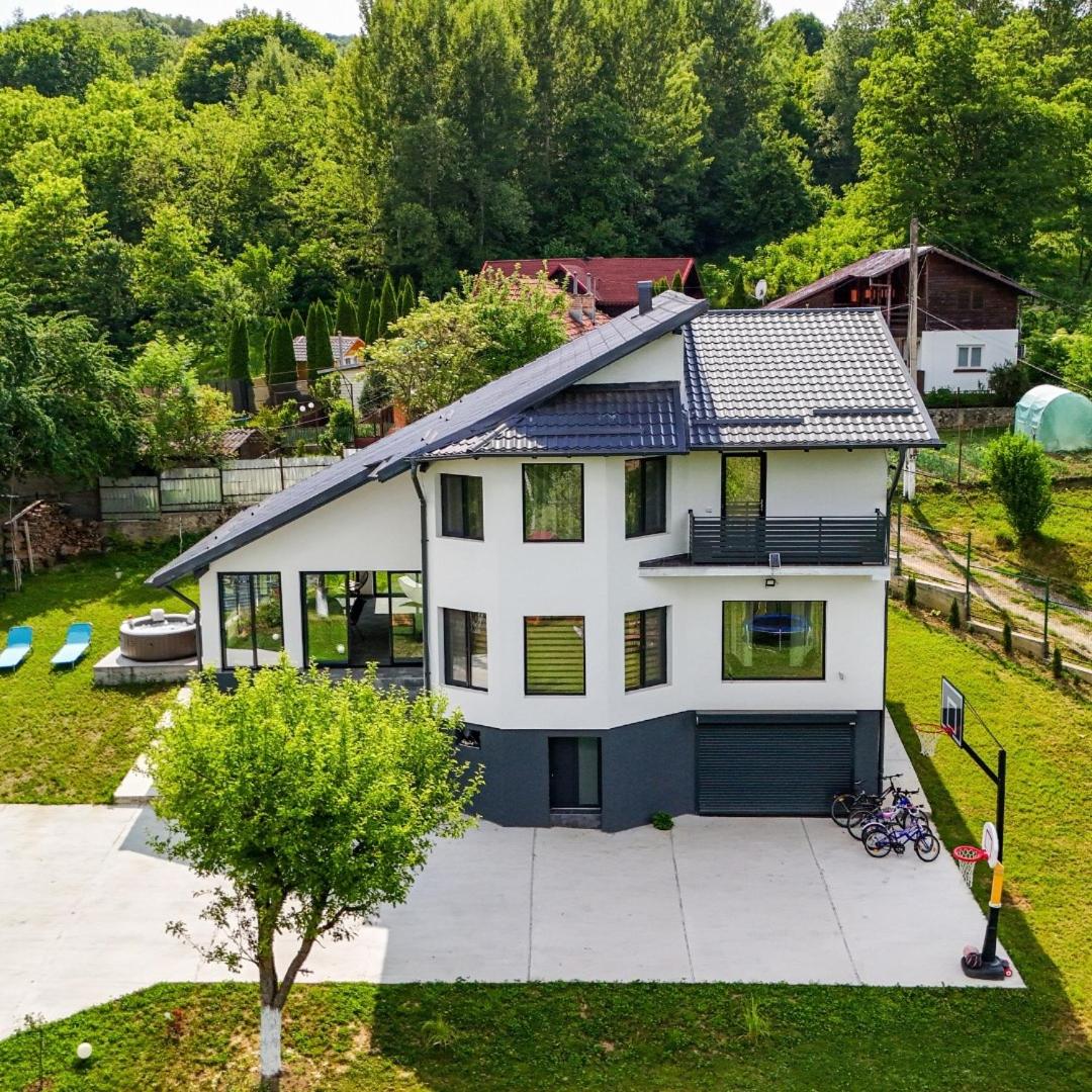 Image 4 of Vila MOON