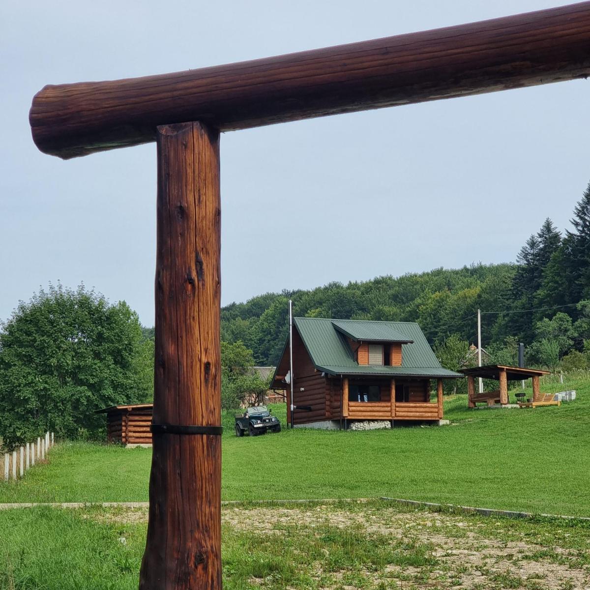 Image 5 of Vysoka brama дерев’яний будиночок з чаном