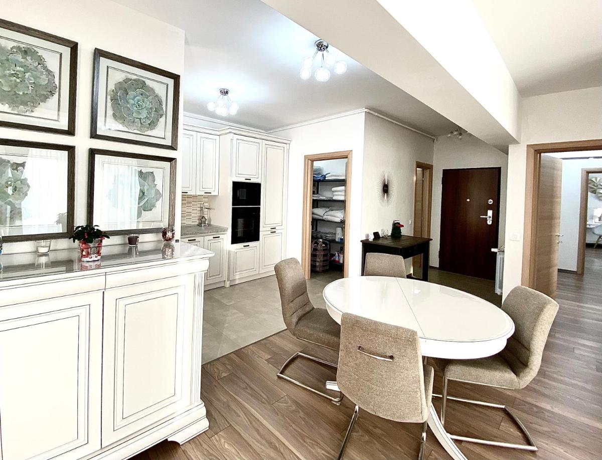 Image 4 of White Dream Penthouse with Jacuzzi